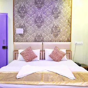 2* Hotel Picasso Prime Location